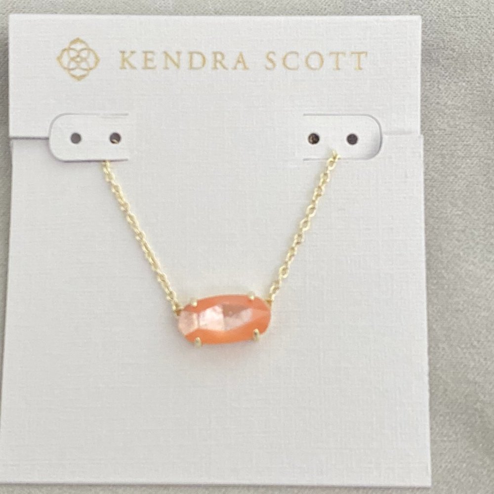 Kendra Scott Peach Mother of Pearl & Gold Ever